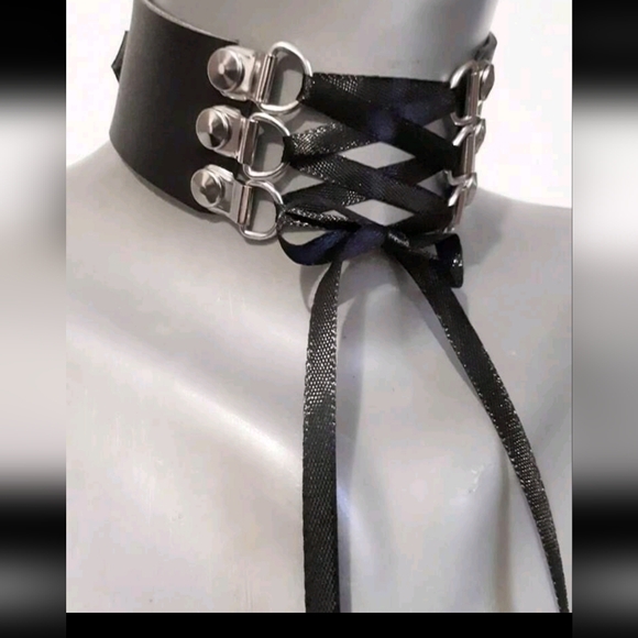 Black Lace-Up Choker Necklace - Picture 1 of 3